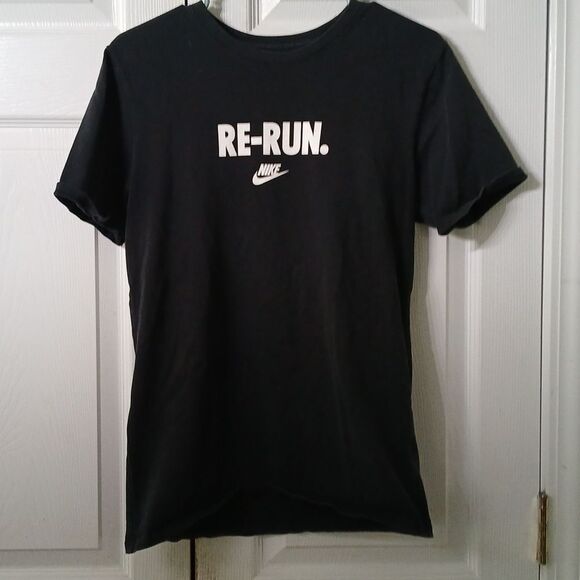 The Nike Tee Re Run Nike black tshirt Athletic cut Sz S EUC - Picture 1 of 4